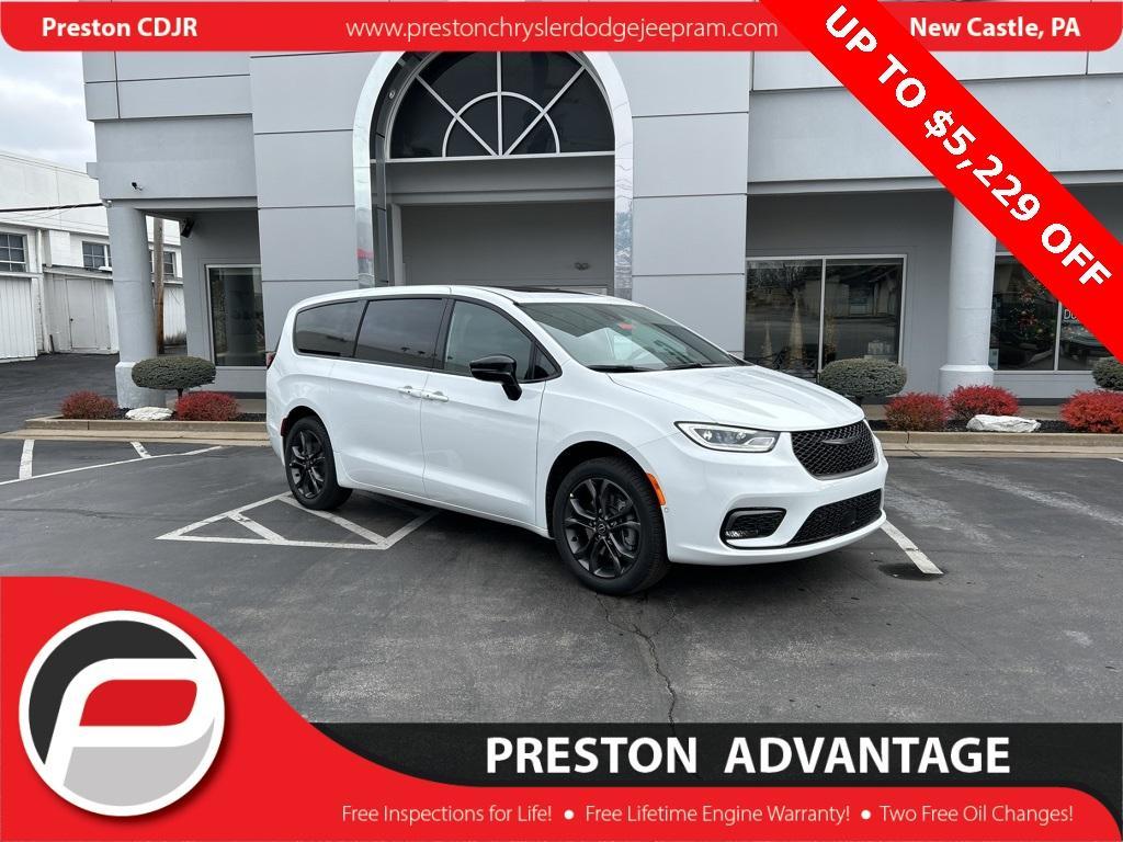 new 2026 Chrysler Pacifica car, priced at $47,226