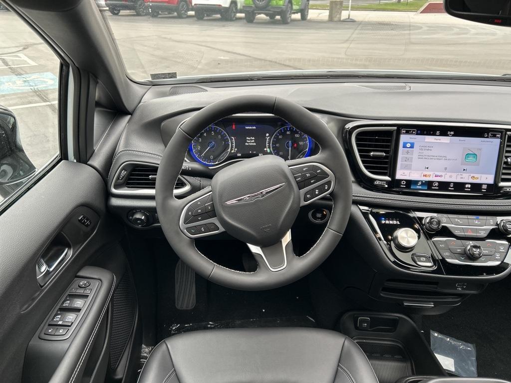 new 2026 Chrysler Pacifica car, priced at $47,226