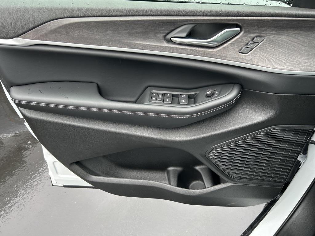 new 2025 Jeep Grand Cherokee L car, priced at $52,885