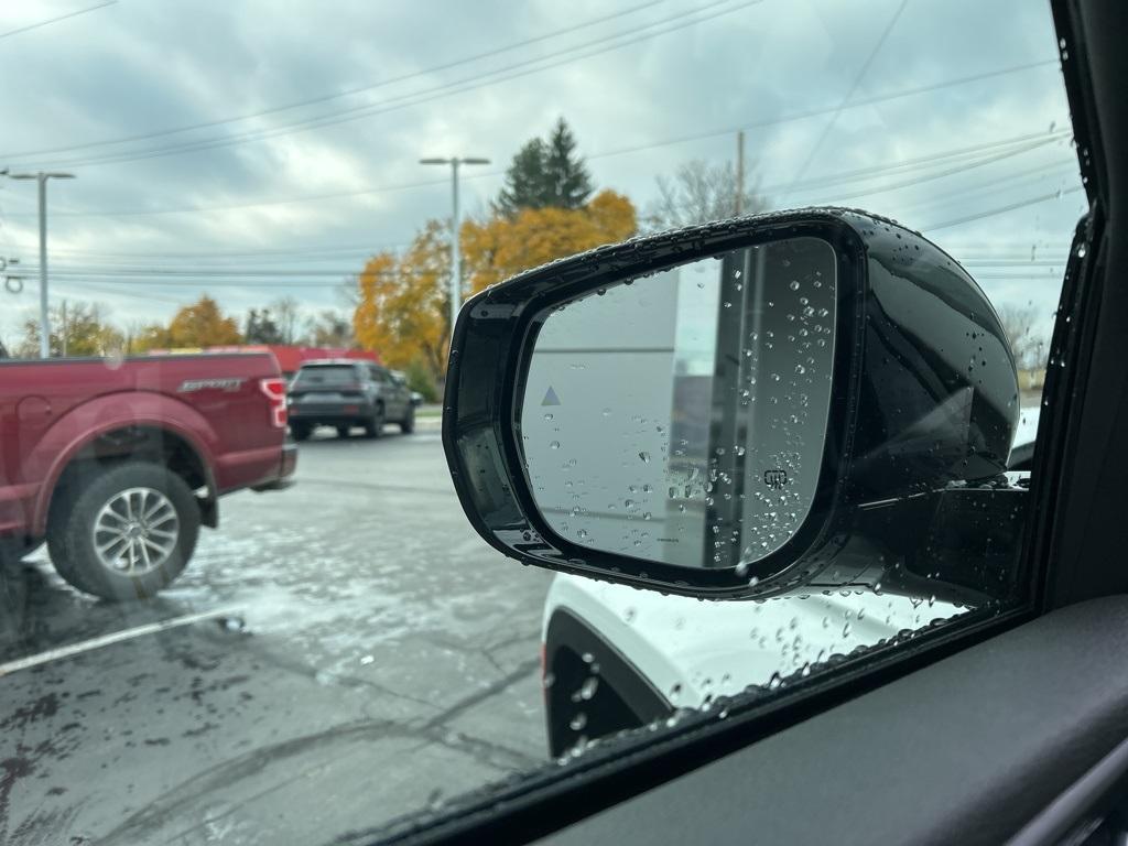 new 2025 Jeep Grand Cherokee car, priced at $38,924