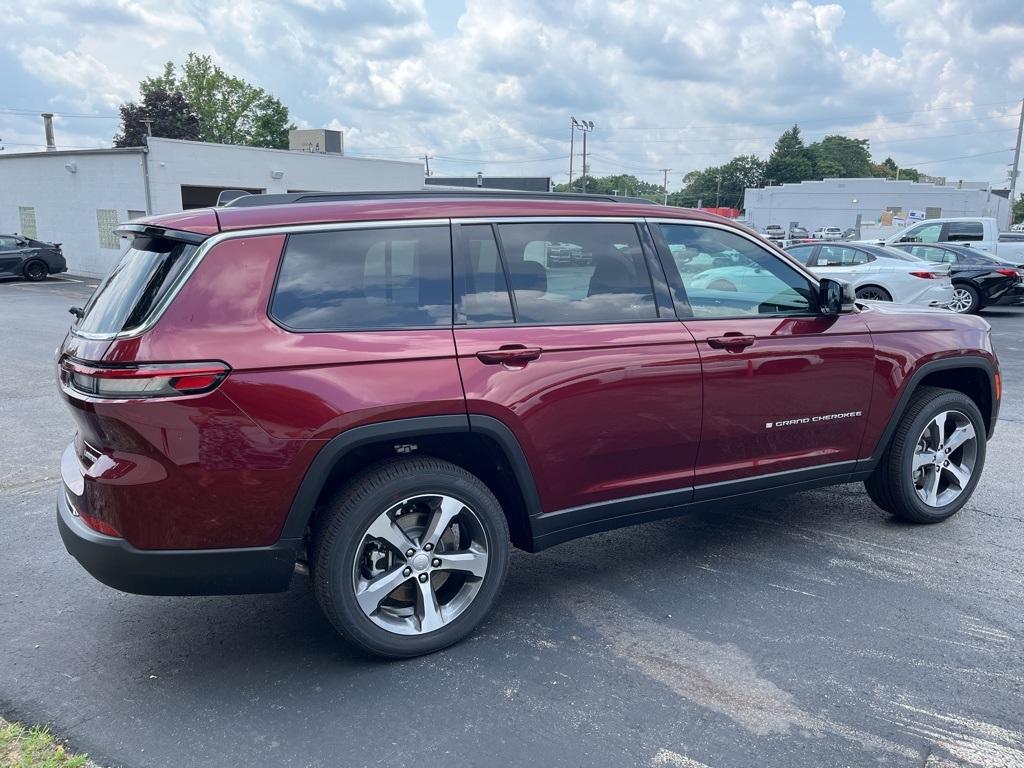 new 2024 Jeep Grand Cherokee L car, priced at $45,498