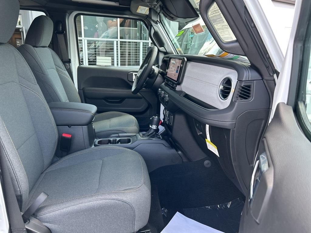 new 2025 Jeep Wrangler car, priced at $50,333