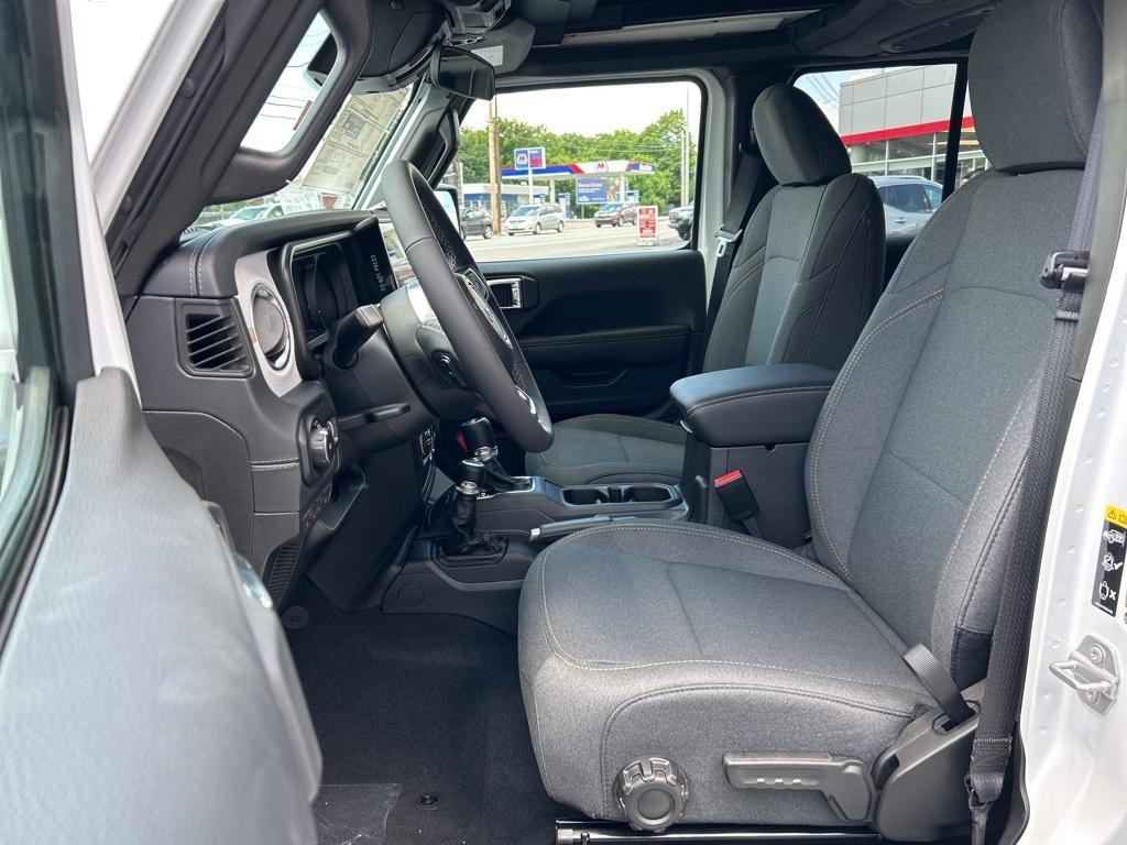 new 2025 Jeep Wrangler car, priced at $50,333