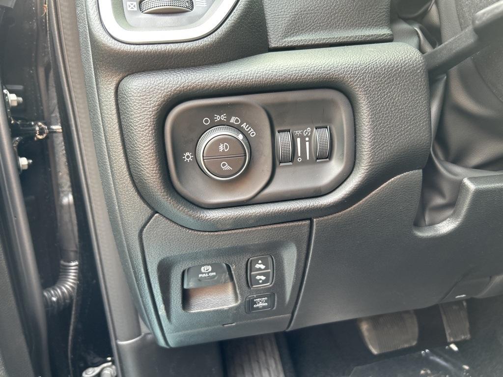 new 2025 Ram 1500 car, priced at $49,570