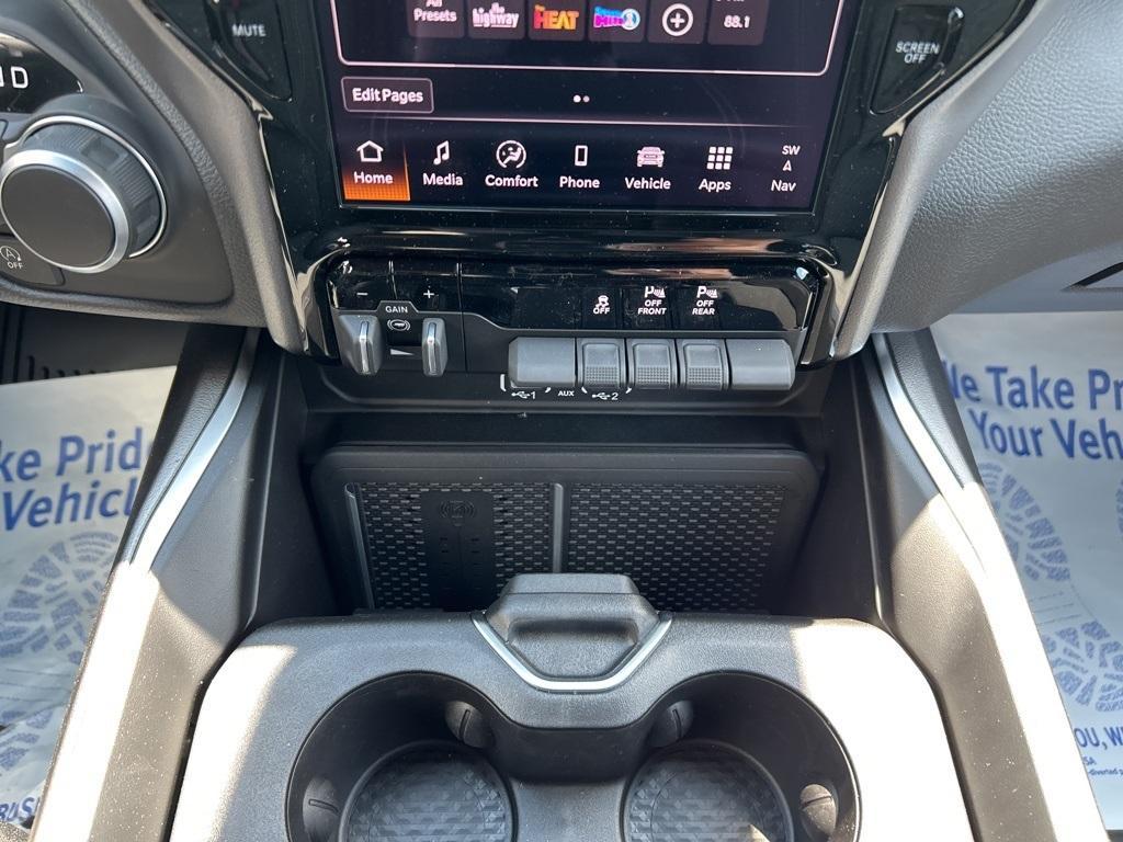 new 2025 Ram 1500 car, priced at $52,060