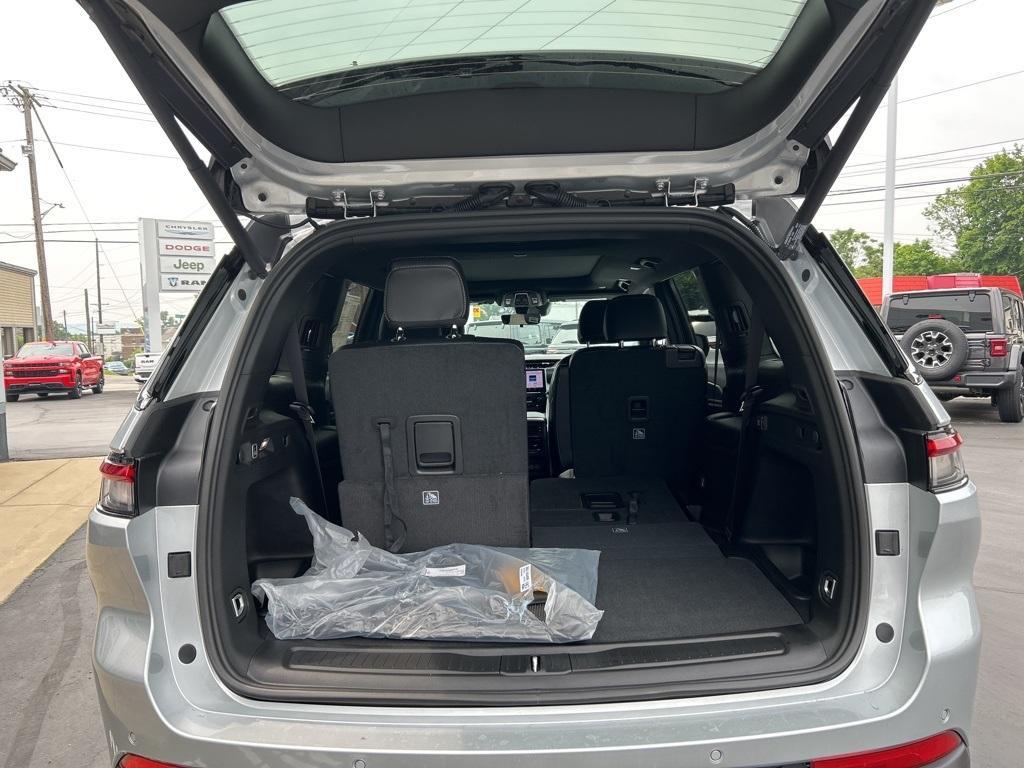new 2025 Jeep Grand Cherokee L car, priced at $53,421