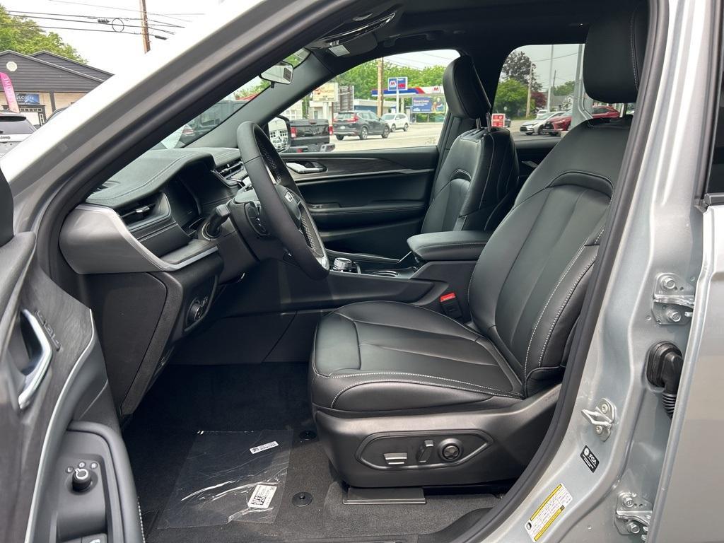 new 2025 Jeep Grand Cherokee L car, priced at $53,421