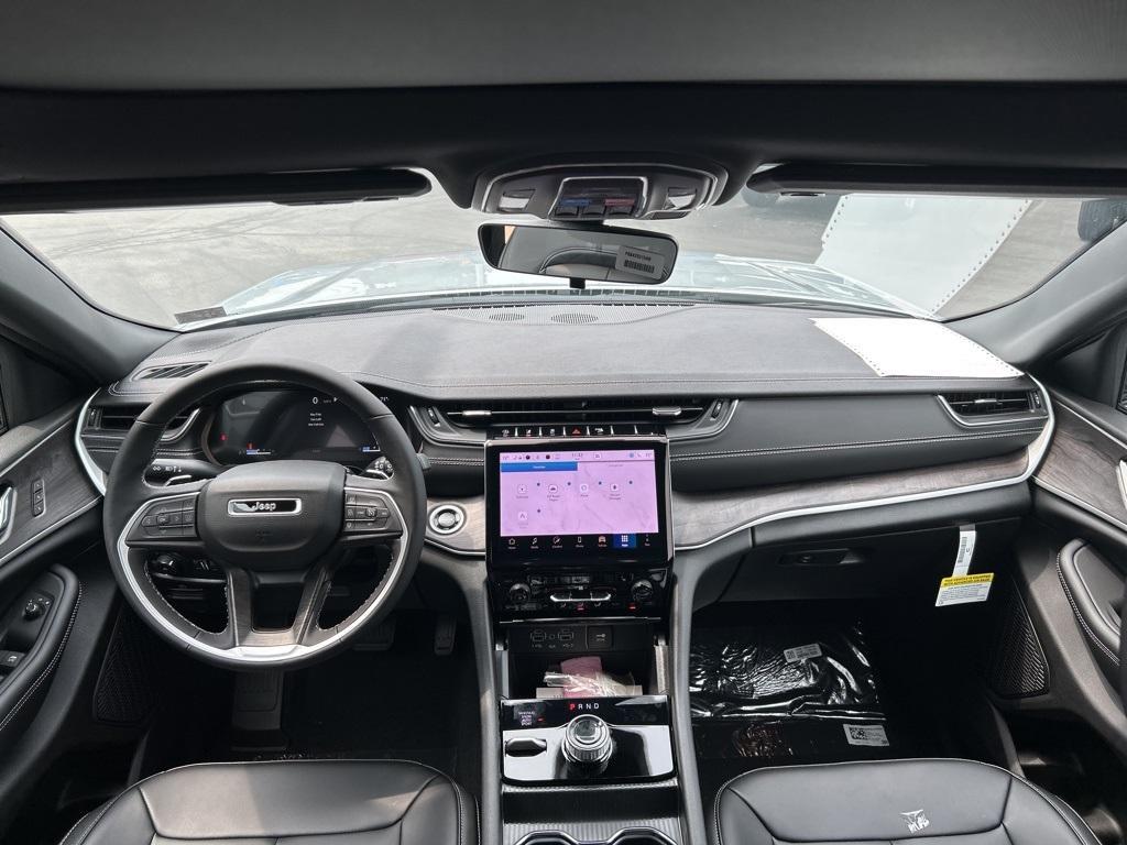 new 2025 Jeep Grand Cherokee L car, priced at $53,421