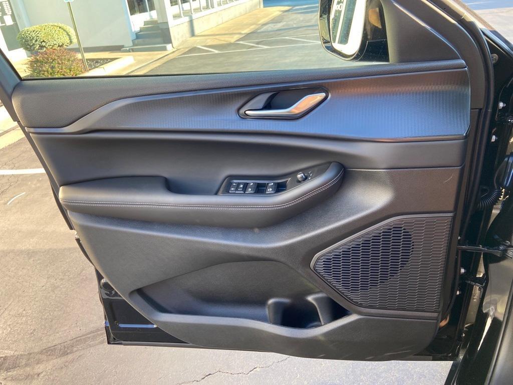 new 2025 Jeep Grand Cherokee L car, priced at $41,670
