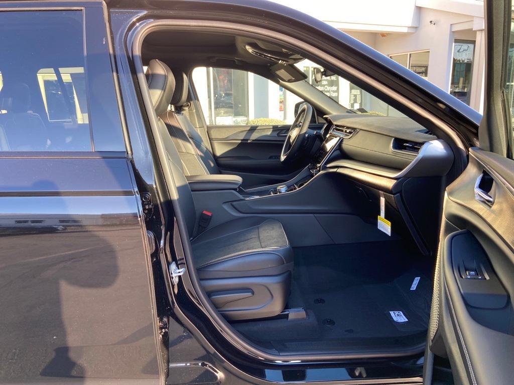 new 2025 Jeep Grand Cherokee L car, priced at $41,670