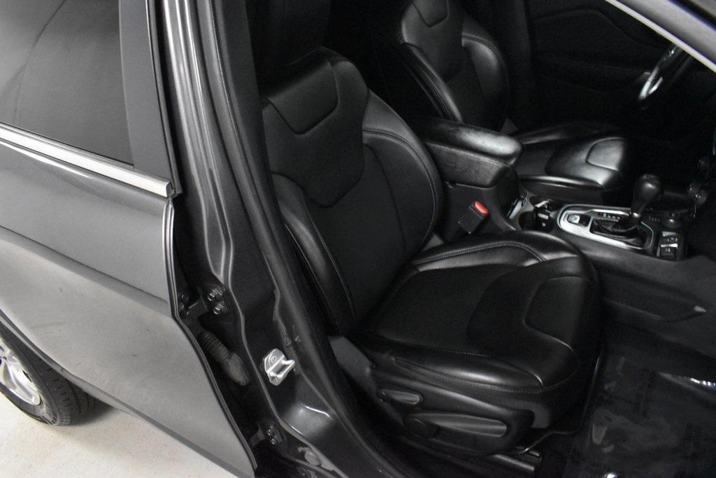 used 2019 Jeep Cherokee car, priced at $14,498