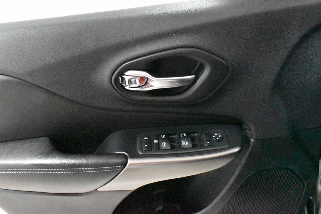 used 2019 Jeep Cherokee car, priced at $14,498
