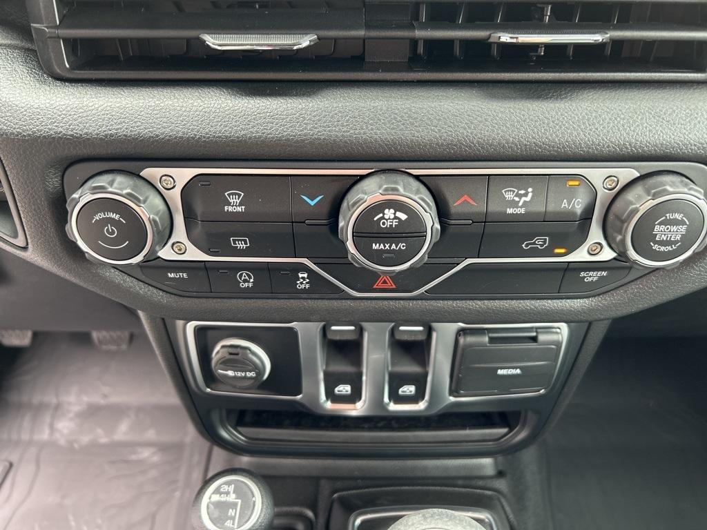 new 2025 Jeep Wrangler car
