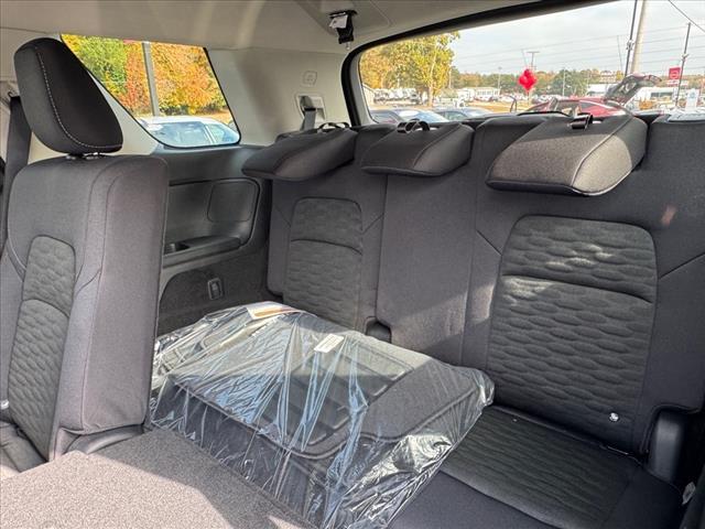 new 2025 Nissan Pathfinder car, priced at $31,775