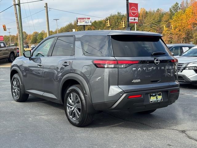 new 2025 Nissan Pathfinder car, priced at $31,775
