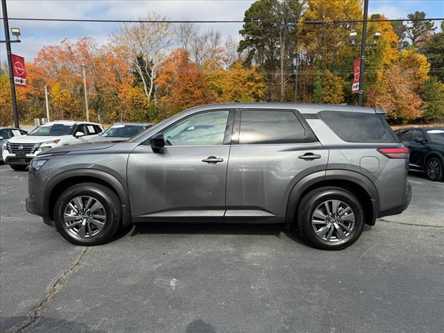 new 2025 Nissan Pathfinder car, priced at $31,775