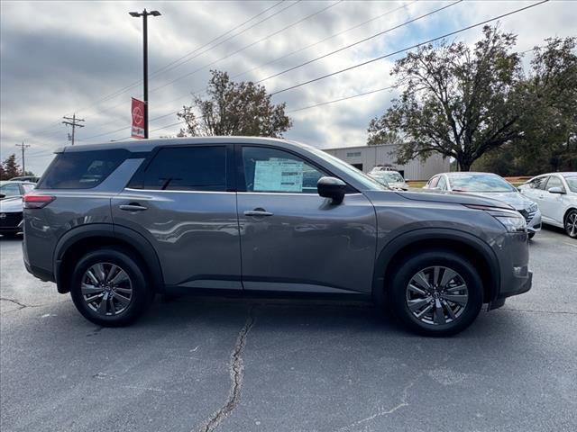 new 2025 Nissan Pathfinder car, priced at $31,775