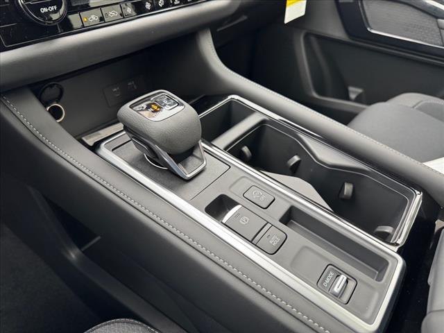 new 2025 Nissan Pathfinder car, priced at $38,890
