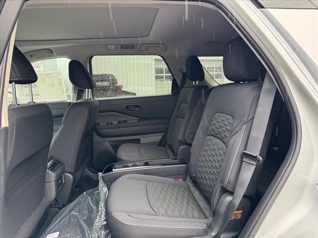 new 2025 Nissan Pathfinder car, priced at $38,890