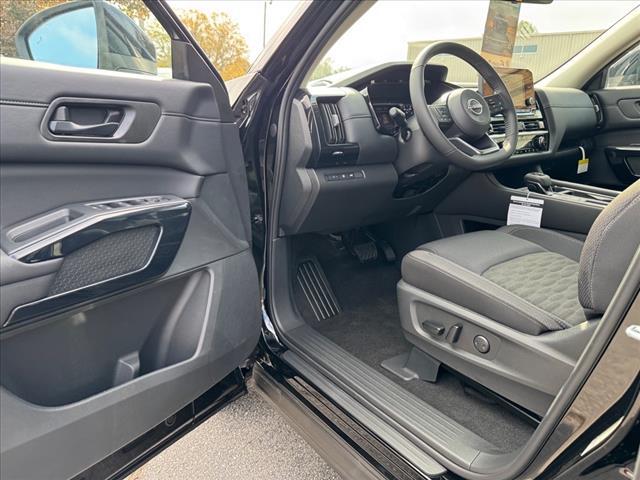 new 2025 Nissan Pathfinder car, priced at $35,409