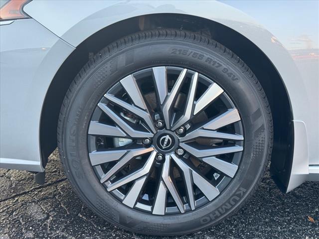 new 2025 Nissan Altima car, priced at $30,563