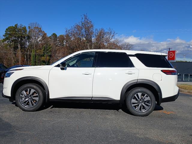 new 2025 Nissan Pathfinder car, priced at $39,010