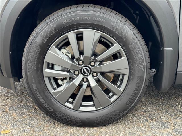 new 2025 Nissan Pathfinder car, priced at $39,365