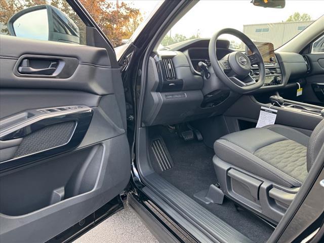 new 2025 Nissan Pathfinder car, priced at $32,016