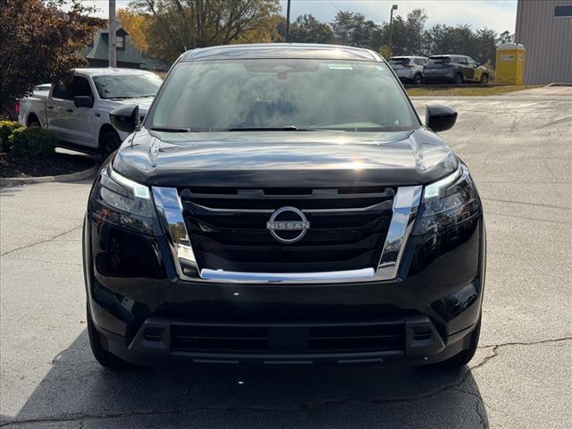 new 2025 Nissan Pathfinder car, priced at $32,016