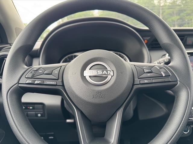 new 2025 Nissan Kicks Play car, priced at $23,555