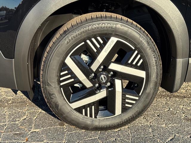 new 2025 Nissan Kicks car, priced at $23,980