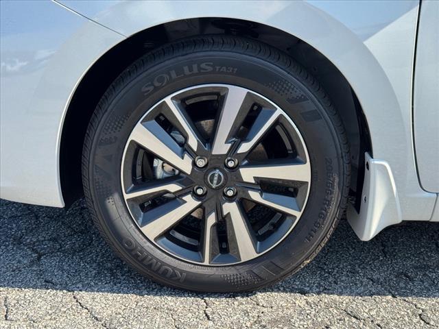 new 2025 Nissan Versa car, priced at $22,047