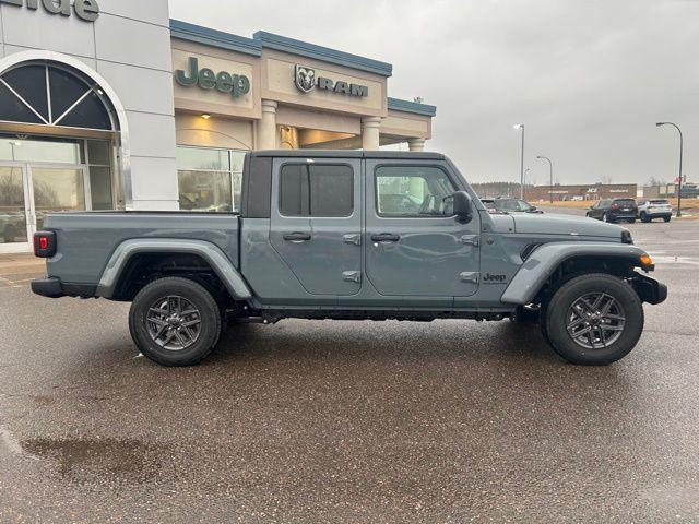 new 2025 Jeep Gladiator car, priced at $43,738