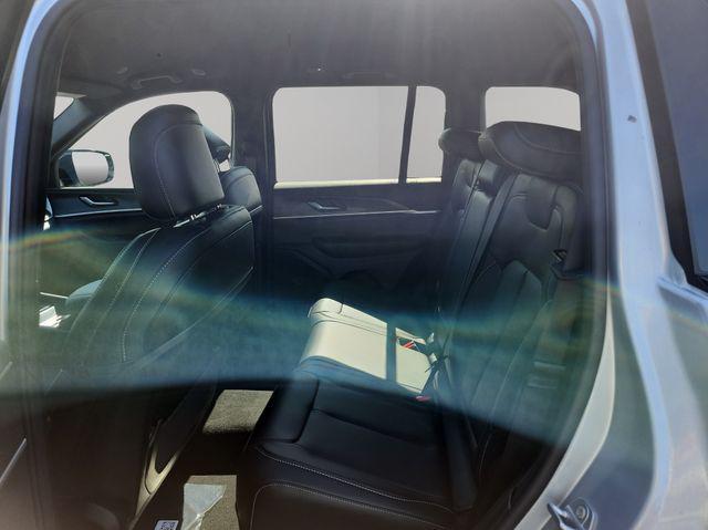 new 2025 Jeep Grand Cherokee car, priced at $42,941