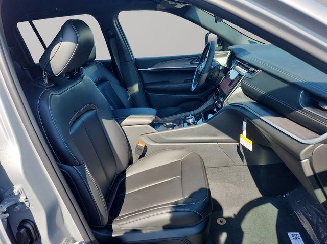 new 2025 Jeep Grand Cherokee car, priced at $42,941