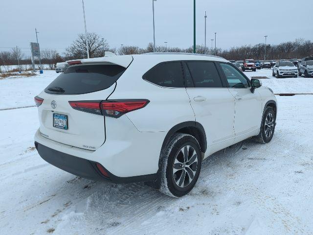 used 2021 Toyota Highlander car, priced at $32,000