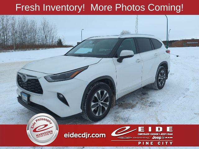 used 2021 Toyota Highlander car, priced at $32,000