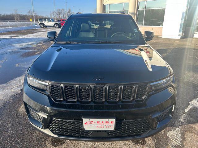 new 2025 Jeep Grand Cherokee car, priced at $39,864