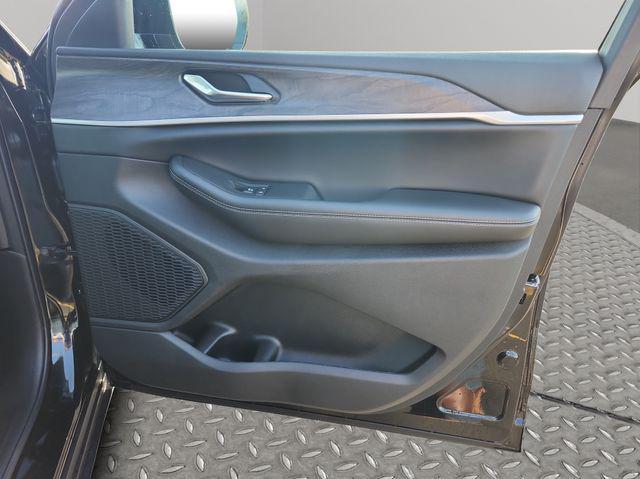 new 2025 Jeep Grand Cherokee L car, priced at $51,782