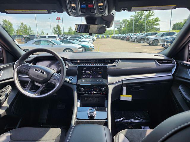 new 2025 Jeep Grand Cherokee car, priced at $38,162