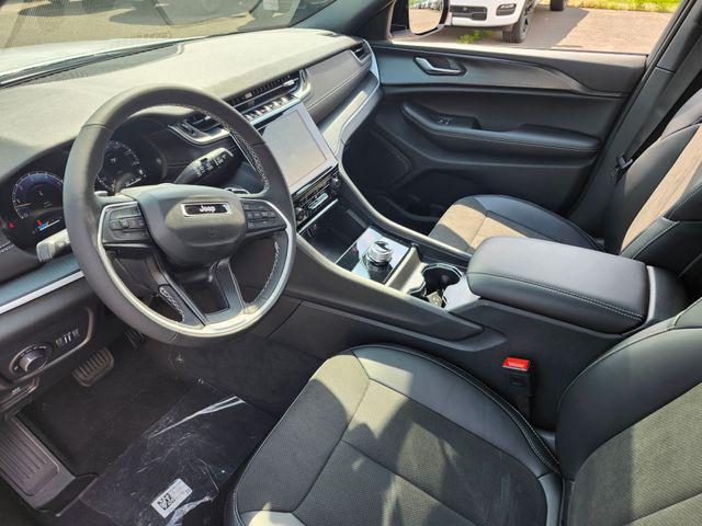 new 2025 Jeep Grand Cherokee car, priced at $38,162