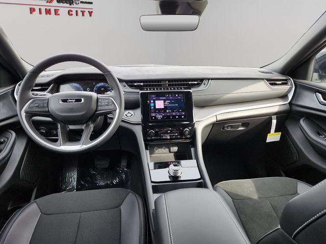 new 2025 Jeep Grand Cherokee L car, priced at $40,000