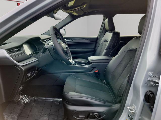 new 2025 Jeep Grand Cherokee L car, priced at $40,000