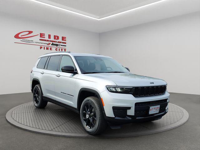 new 2025 Jeep Grand Cherokee L car, priced at $40,000