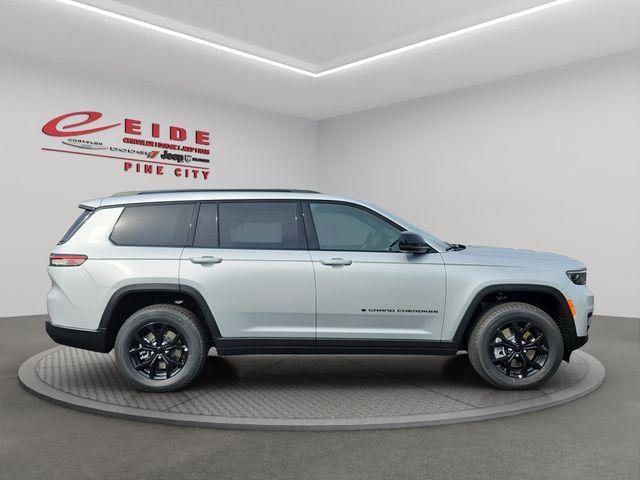 new 2025 Jeep Grand Cherokee L car, priced at $40,000