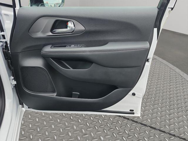 new 2026 Chrysler Pacifica car, priced at $48,035