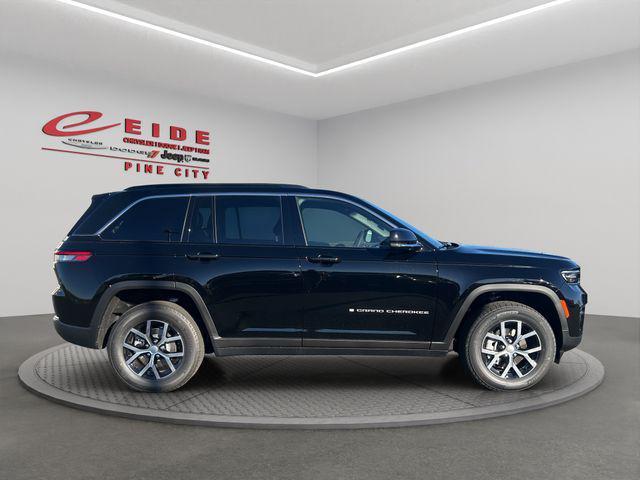 new 2025 Jeep Grand Cherokee car, priced at $44,806