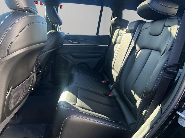 new 2025 Jeep Grand Cherokee car, priced at $44,806