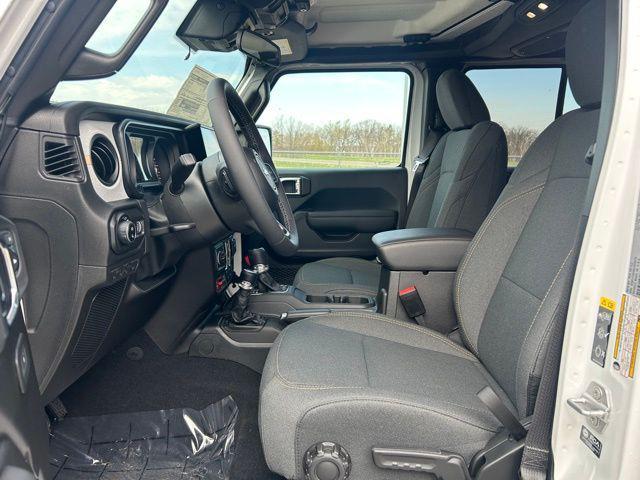 new 2025 Jeep Gladiator car, priced at $44,498