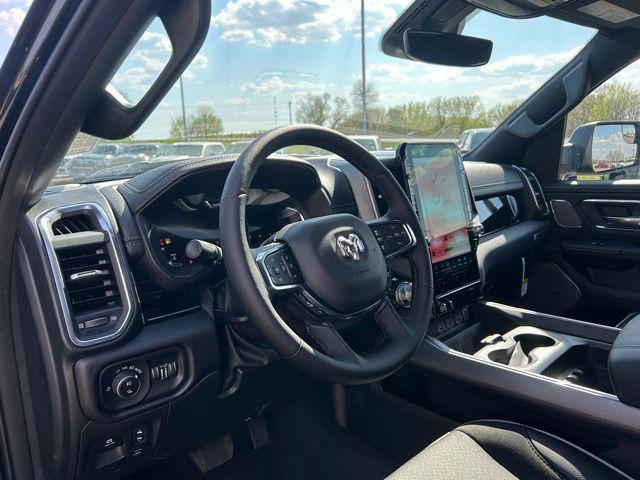 new 2025 Ram 1500 car, priced at $61,637